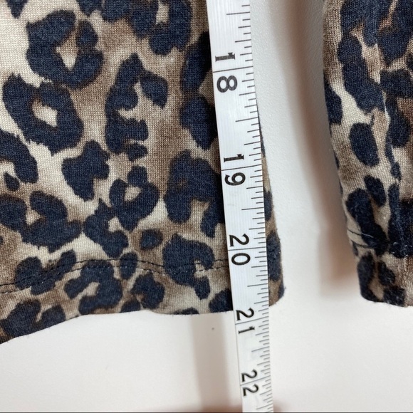 St. John Leopard/Cheetah Print Boatneck Tee Sz P - Picture 12 of 15